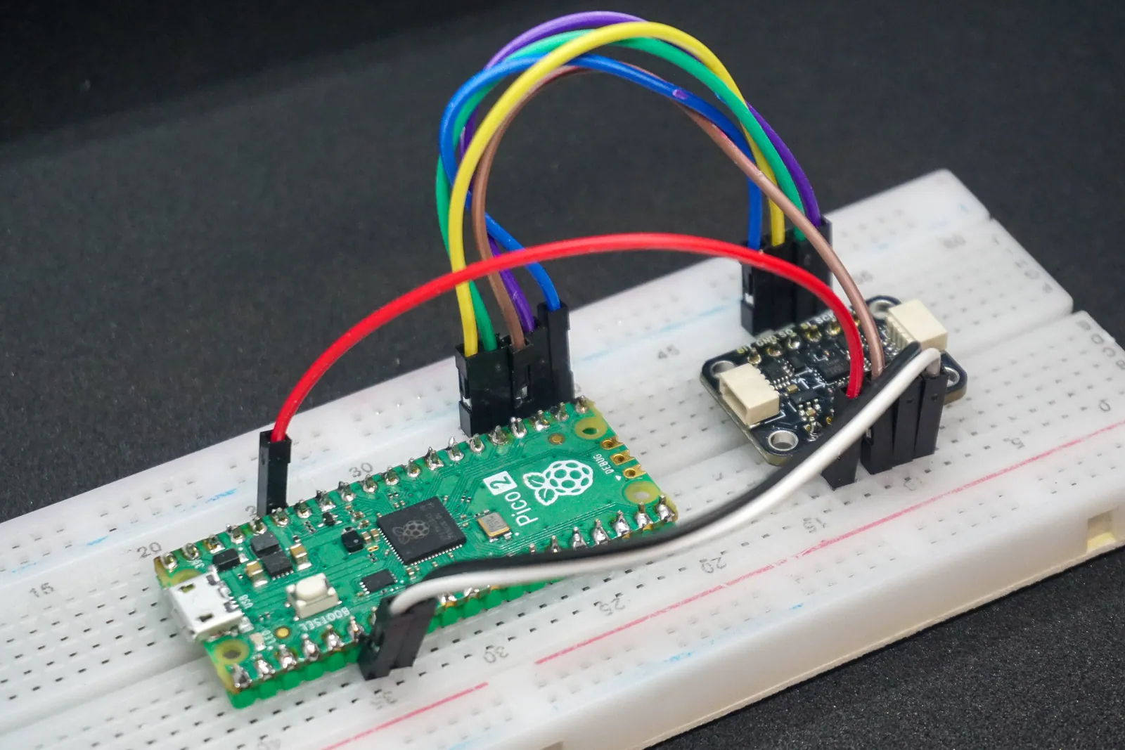 TriSense Pro zapojený k Raspberry Pi Pico přes SPI